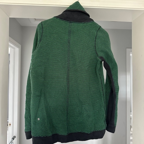 Lululemon avenue size 8 - Picture 4 of 8